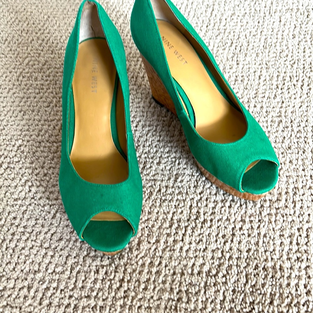Emerald green fabric 4” wedges by Nine West 7M